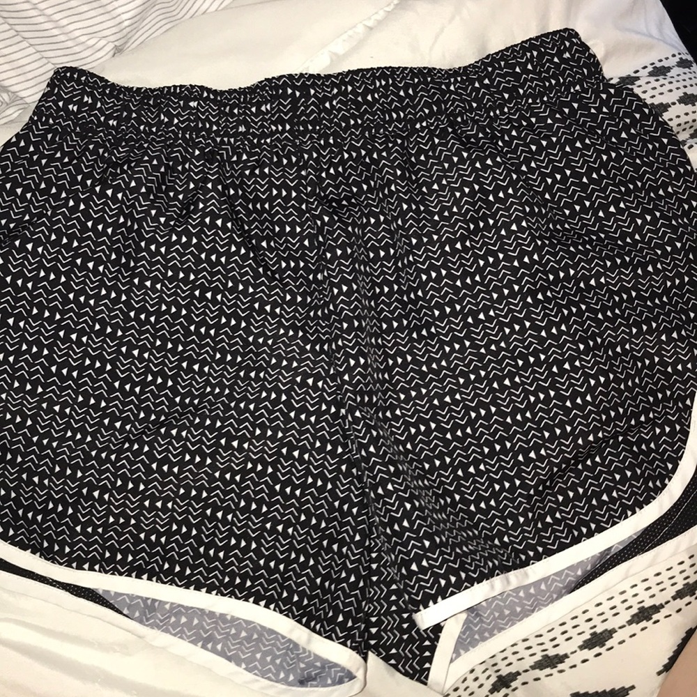 Wind shorts barley worn in great condition